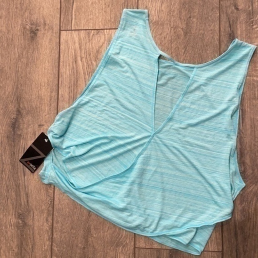 NWT Zella top XL aqua tank